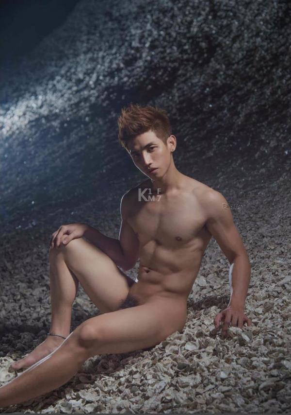 Whoseman-7-平面男模-蔡洋洋---藝術全見版